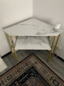 Corner desk