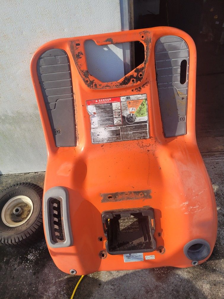 ((READ AD))((Body/fender Husqvarna)) Riding Mower