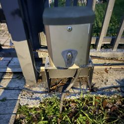 Gate motor not responding or clicking? Local help available today