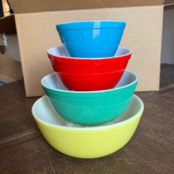 Vintage Pyrex Primary Colors Mixing Bowls 