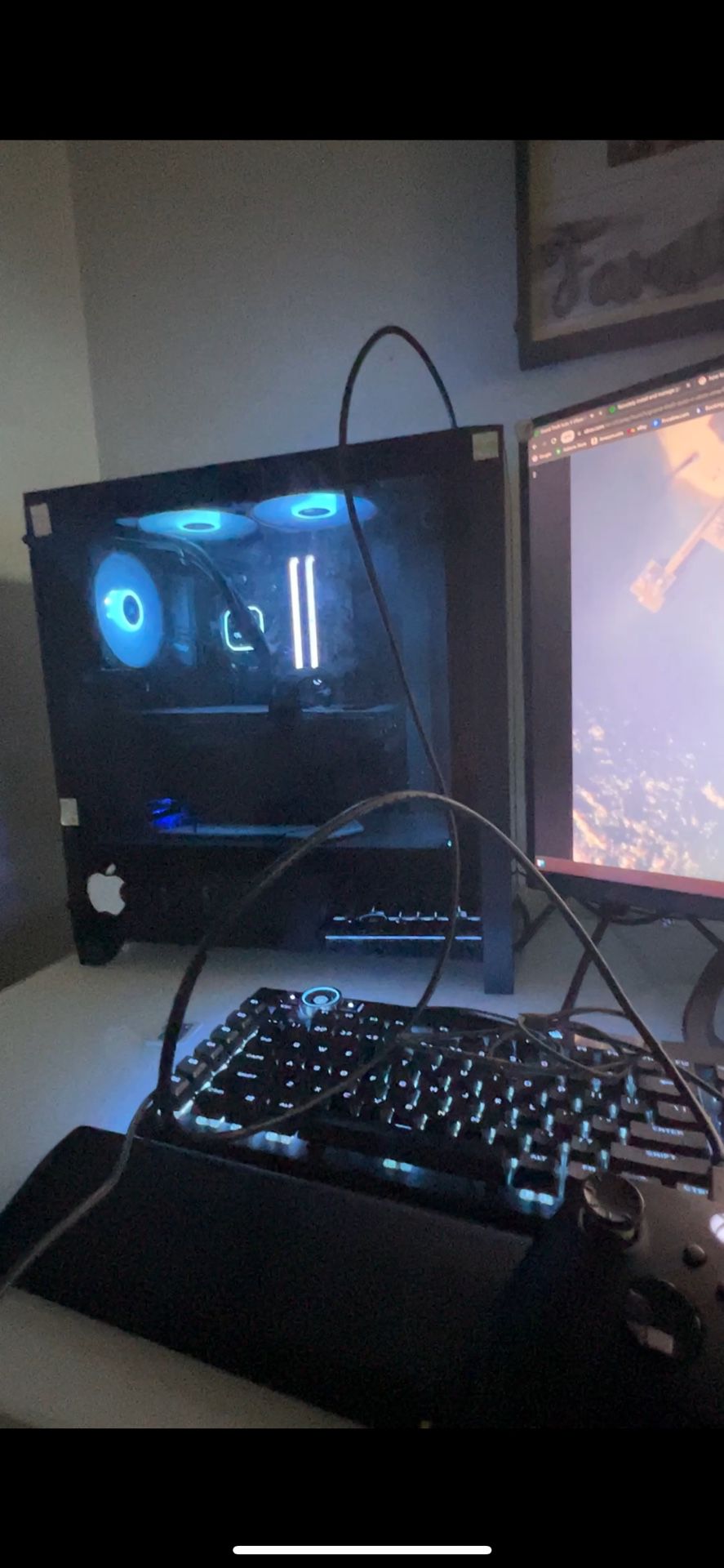  NEURON 4000  gaming computer with CORSAIR XENEON QHD165 monitor 