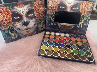 Simply Bella Sugar Skull Eye Shadow Palette