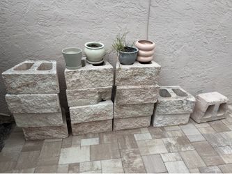 Retaining wall blocks