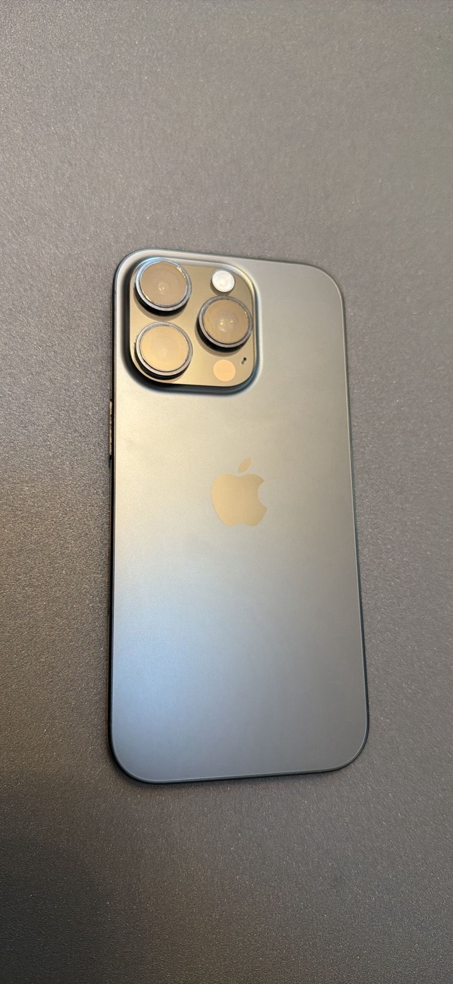 iphone 16 Pro 256 black titanium unlocked