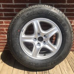 Lexus 300 RX brand new wheel and tire never mounted on the vehicle
