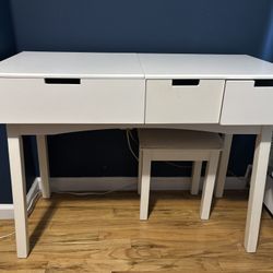 Vanity Desk with Mirror 