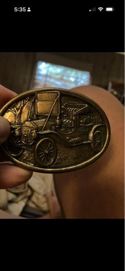 Vintage Avon Oldsmobile Convertible Car Belt Buckle Brass Tone Oval 2” Belt