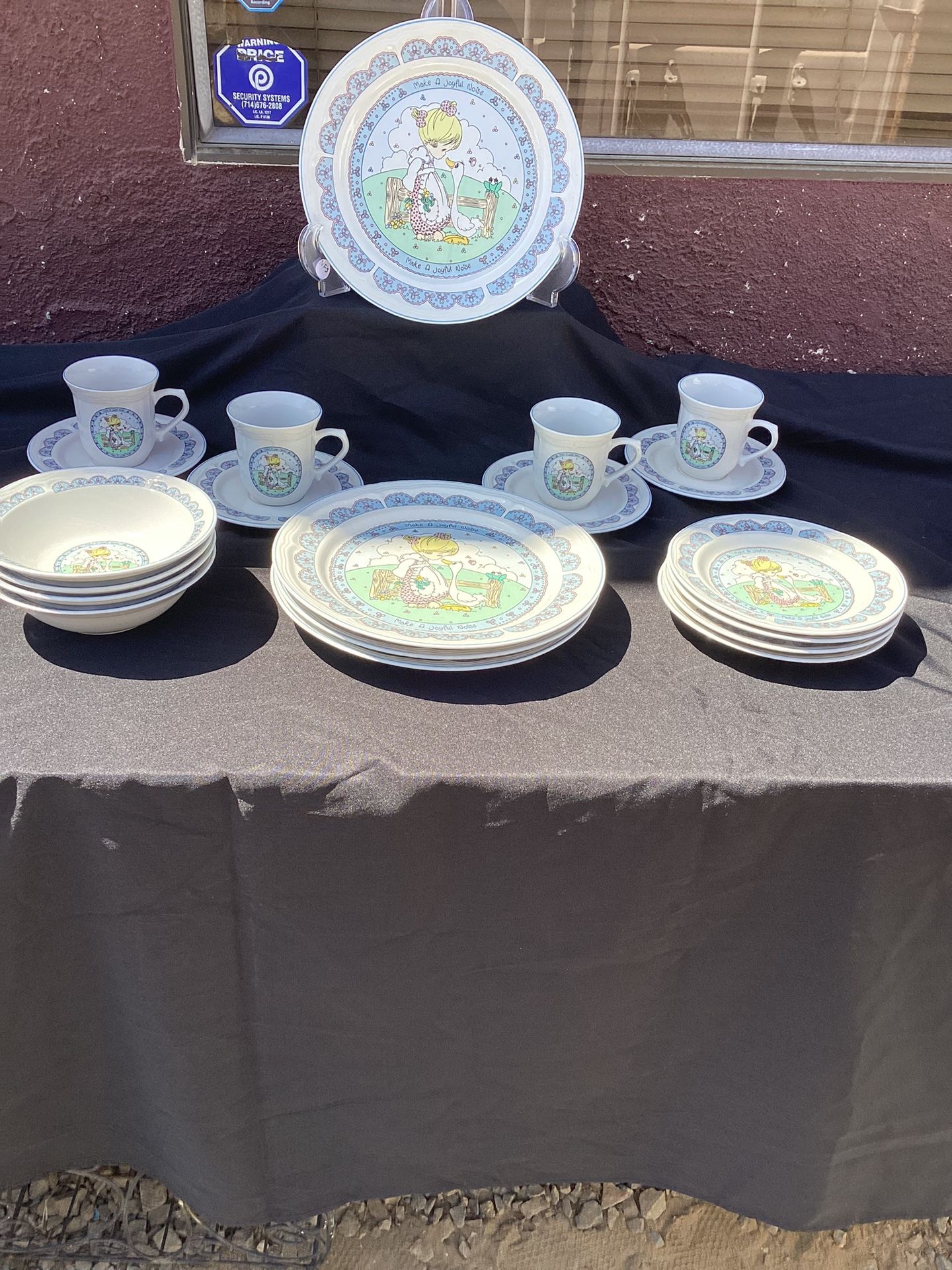 Precious Moments Place Setting For 4