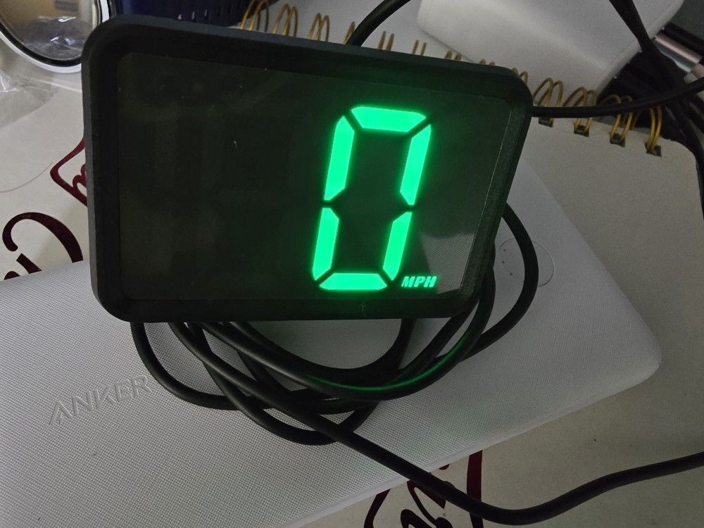 Digital gps speedometer