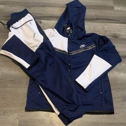 Nike Tech Fleece Suit