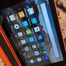 Amazon fire HD 8 With Case In VG Condition
