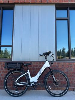 Lectric XPress 750 Step-Thru Electric Commuter Bike Comfort E-bike Bicycle