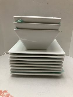 Lot of 11 Crate & Barrel White Porcelain Square (8) Appetizer 5 7/8” Plates (3) Bowls 4.5” excellent condition