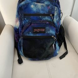 Jansport Backpack (3 Big Zippers) (3 Small Ones)