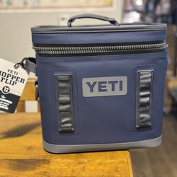 YETI Hopper Flip 12 Soft Cooler Navy Blue Fits 24 Cans New with Tags