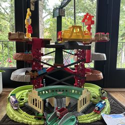 Thomas & Friends Trains & Cranes Super Tower, motorized train and track set for preschool kids ages 3 years and up