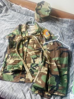 Marine Uniform With hat (size 10)