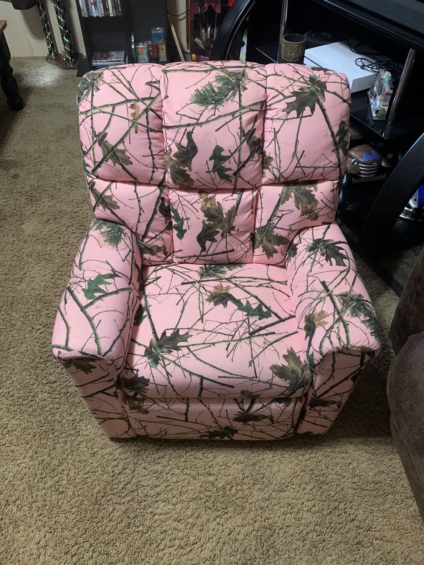 Kids Pink Camo Recliner