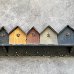 Rustic Birdhouses Shelf with Nail Pegs 