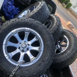 Bunch Different Stuff Take Look Make Offer