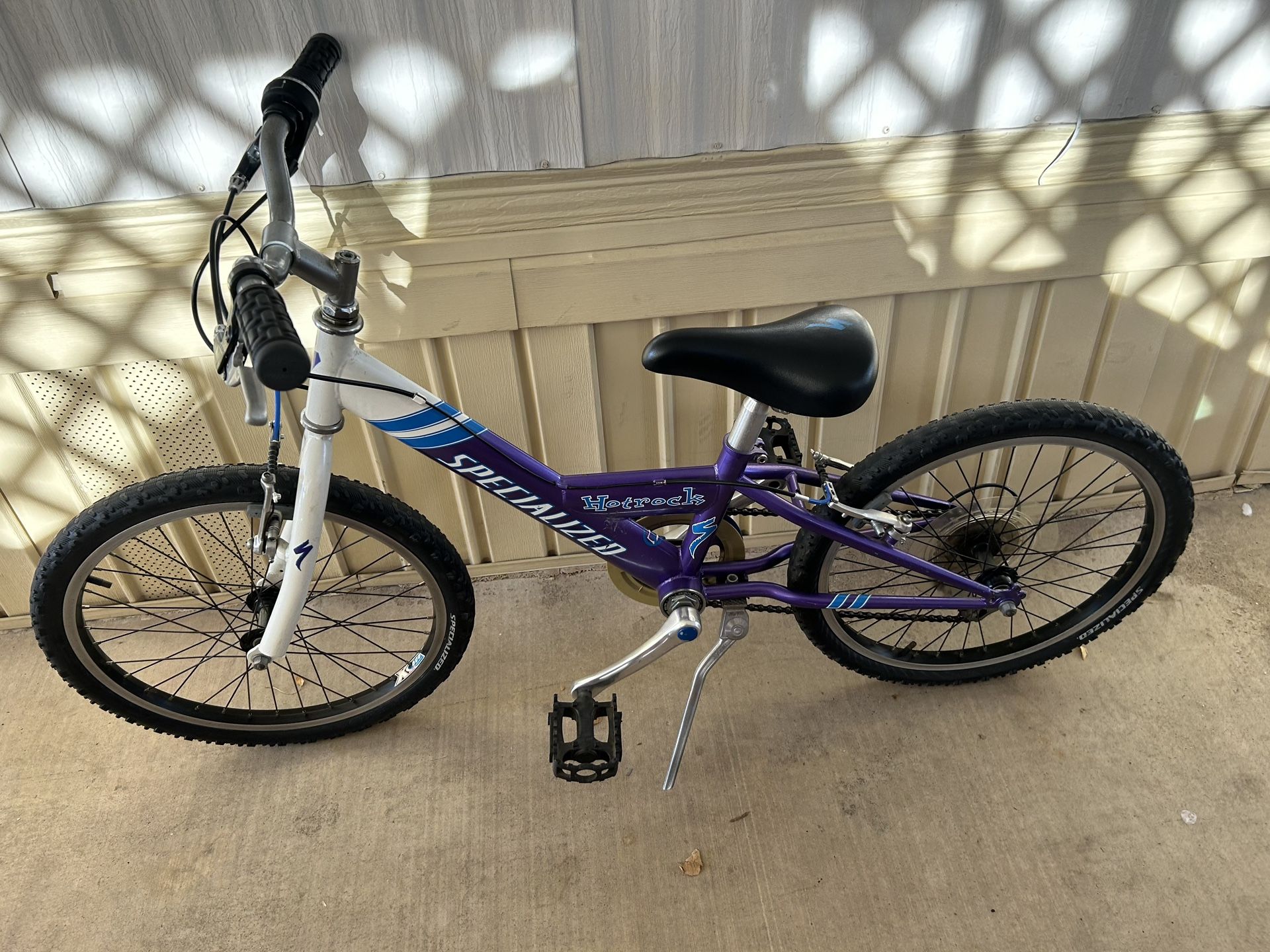Specialized Hotrock 20 Kids Bike