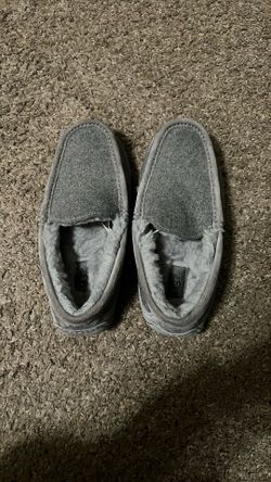 UGG Slipper Size 7 Men