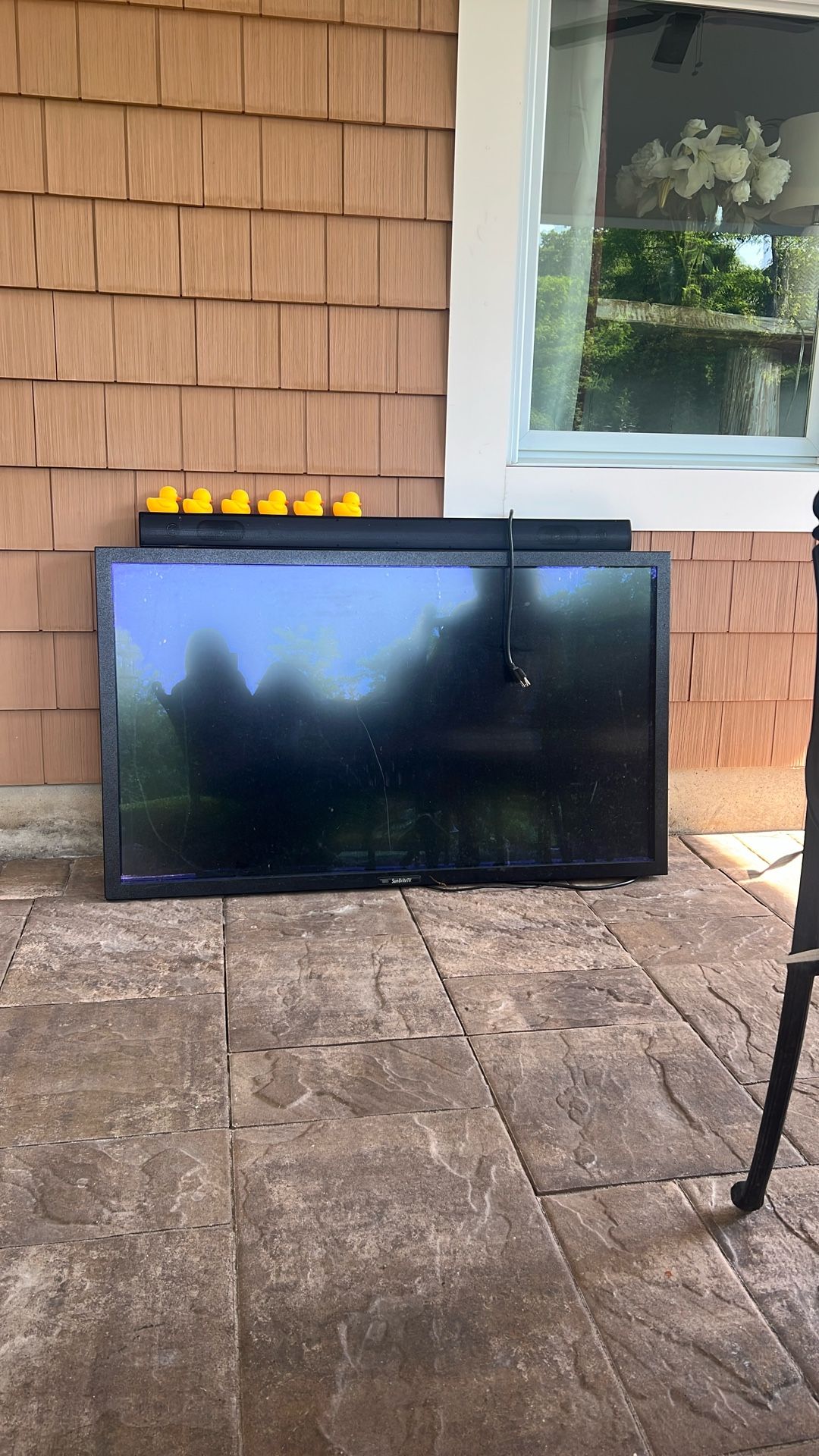 SunBrite Pro Full Sun All Weather TV