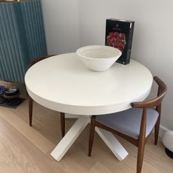 West Elm Poppy Expandable Round Dining Table 