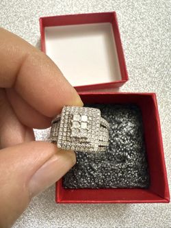 Natural Diamond Ring With Bands 