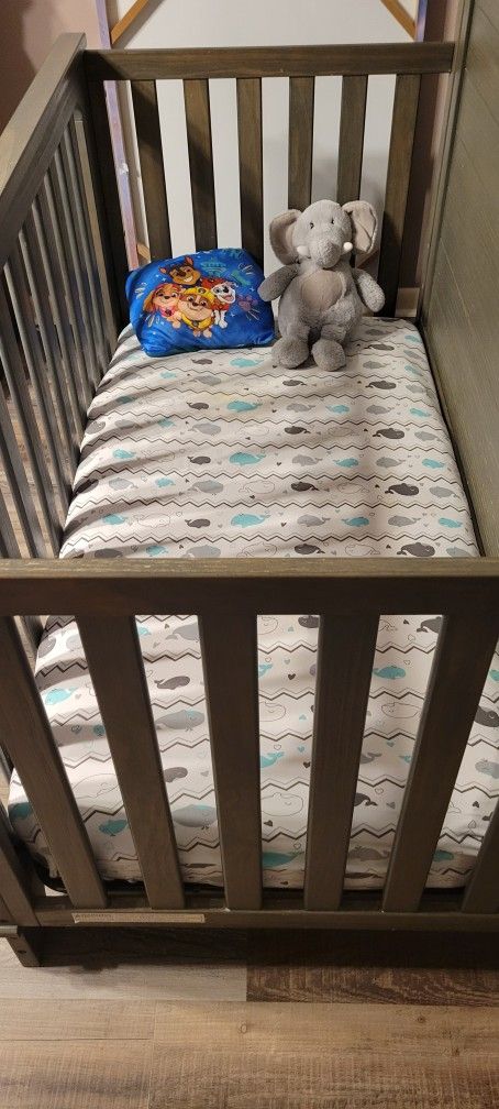 Simmons Monterey Collection Baby Crib