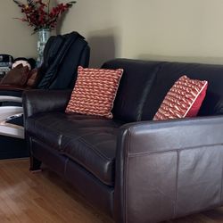 Leather love Seat