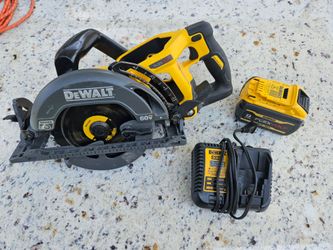 DeWalt 7-1/4" Worm Drive with Battery & Charger