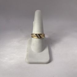 14kt Gold Engagement Style Band w/ C/Z’s