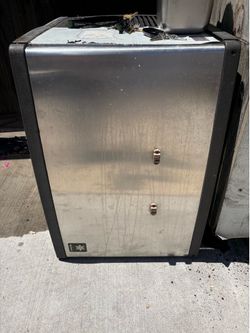 Ice maker