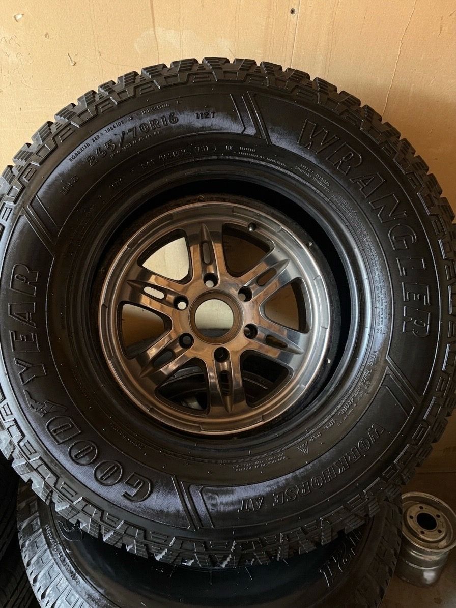 Goodyear Wrangler Workhorse AT - 265/70R16