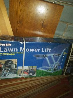 Lawn mower lifter