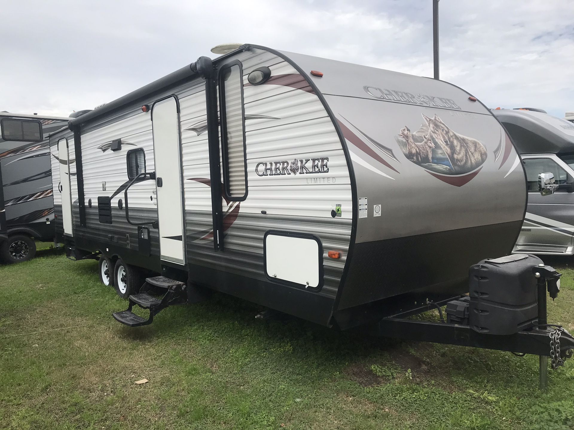 2015 forest river Cherokee 274DBH