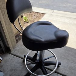 STOOL 