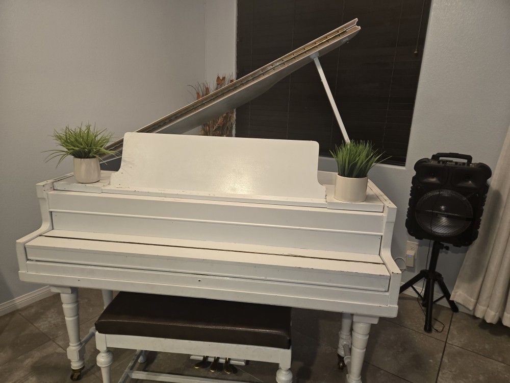 πΉ Vintage Baby Grand Piano β The Starr Piano Co. β Tuned, Needs Minor Repairs