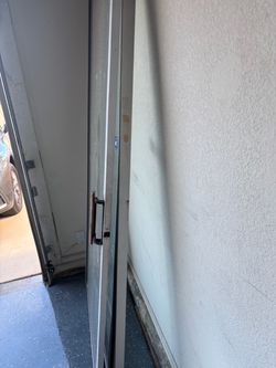 Free glass sliding doors