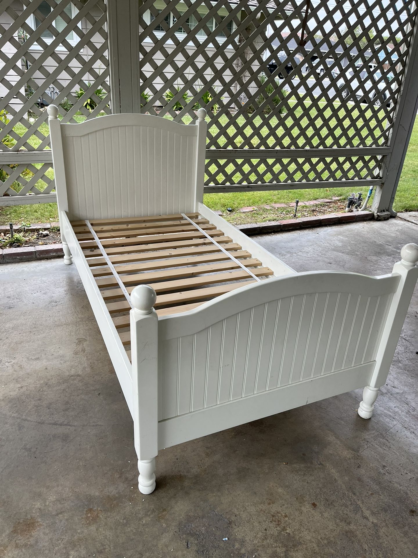 Twin Size Farmhouse Style Solid Wood Bed 80”L X 42”W x 42”T