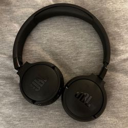 JBL Bluetooth Earphones $40