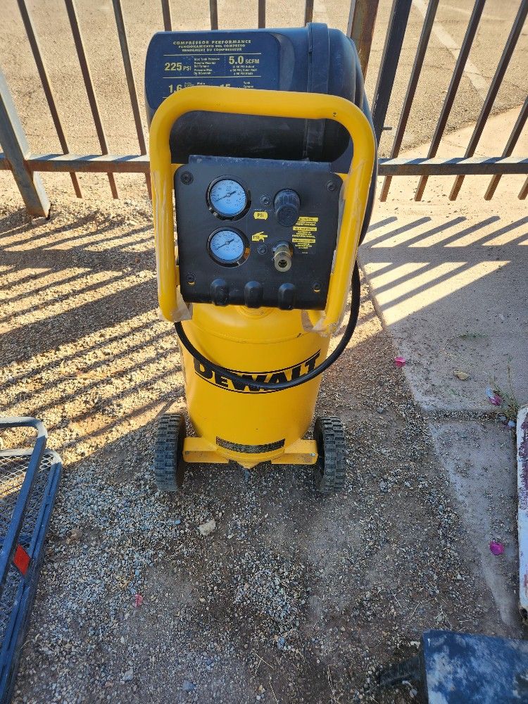 Dewalt Compressor 200