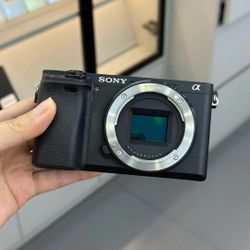 Sony Alpha a6400 Mirrorless Digital Camera