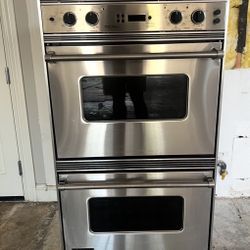 For Sale: Viking Professional 30" Double Electric Wall Oven (VED0205SS)