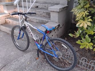 Trek mountain bike 4300 super nice