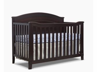 Berkley Round Top Panel Crib