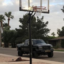 Lifetime 52 inch portable basketball hoop adjustable basketball court 