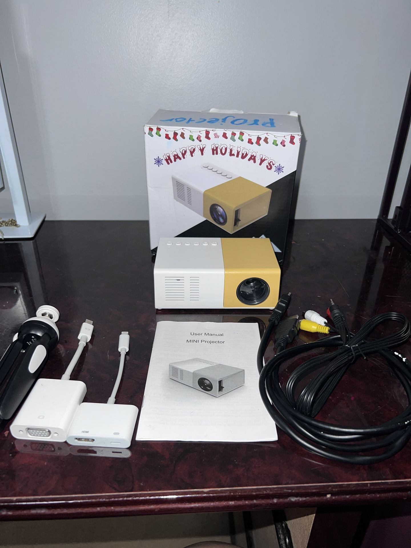 HIGH PEAK MINI PROJECTOR