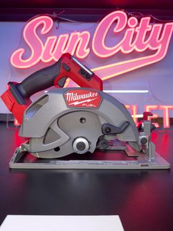 Milwaukee M18 FUEL 7-1/4” Circular Saw (2834-20)